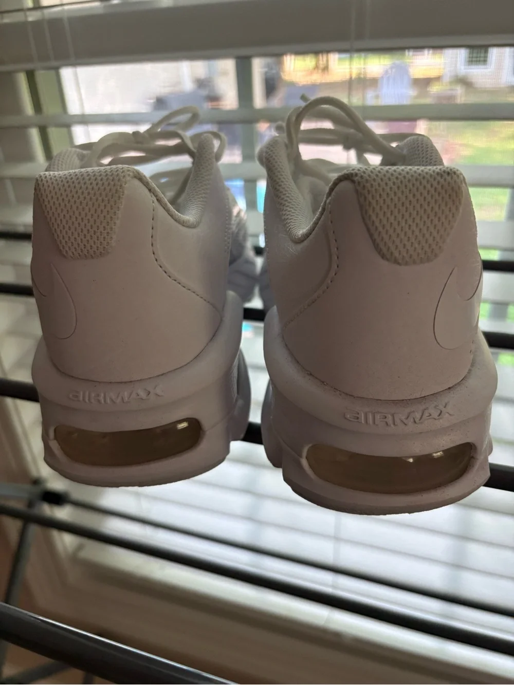 Nike Air Max - White size 8
